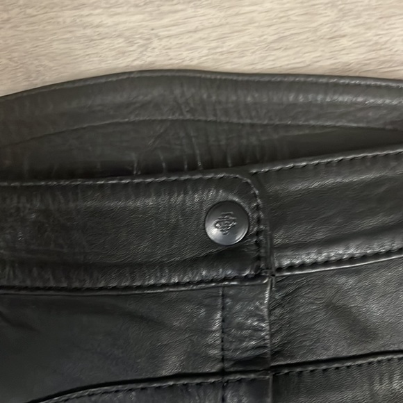 Vintage Leather Skirt Back High Waisted Mini with Back zipper and snap - Picture 6 of 11